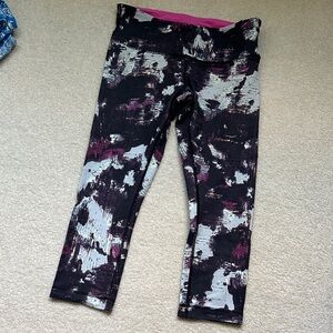 LULULEMON Size 8 Wunder Under Crop III Kara Blossom Multi Leggings